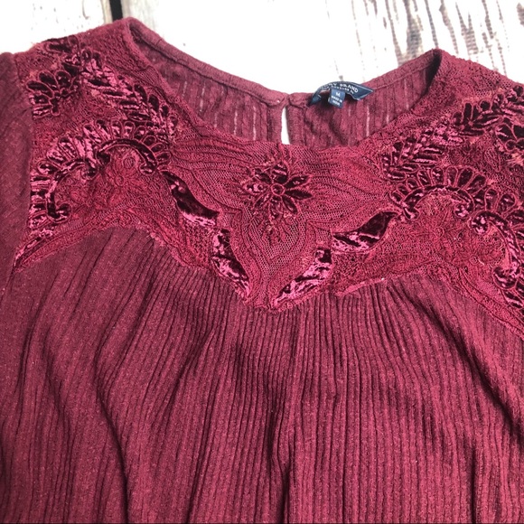 Lucky Brand top with lace detailing - Picture 2 of 4